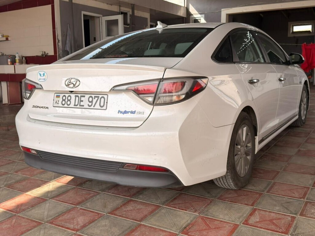 2017 Hyundai Sonata, 2.0L, 134612km - Image 4
