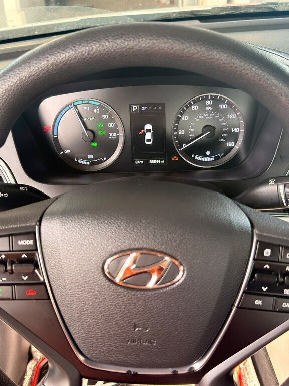 2017 Hyundai Sonata, 2.0L, 134612km - Image 7