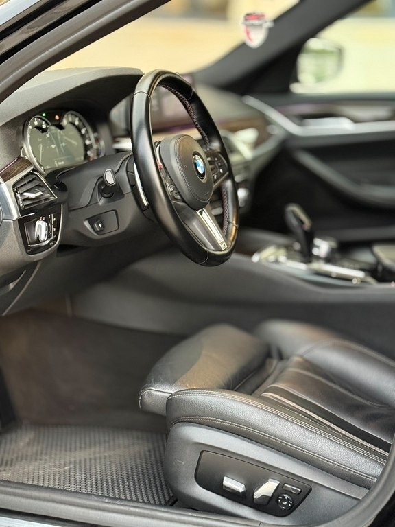 2018 BMW 530, 2.0L, 155000km - Image 11