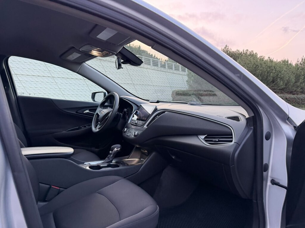 2022 Chevrolet Malibu, 1.5L, 137000km - Image 11