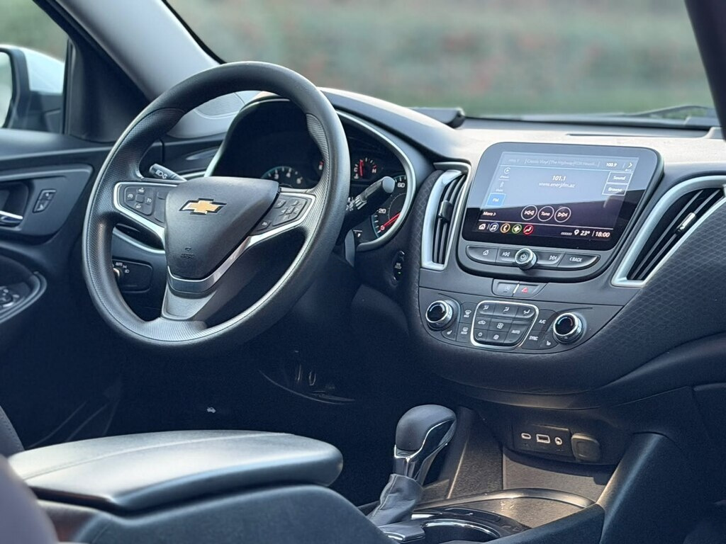 2022 Chevrolet Malibu, 1.5L, 137000km - Image 12
