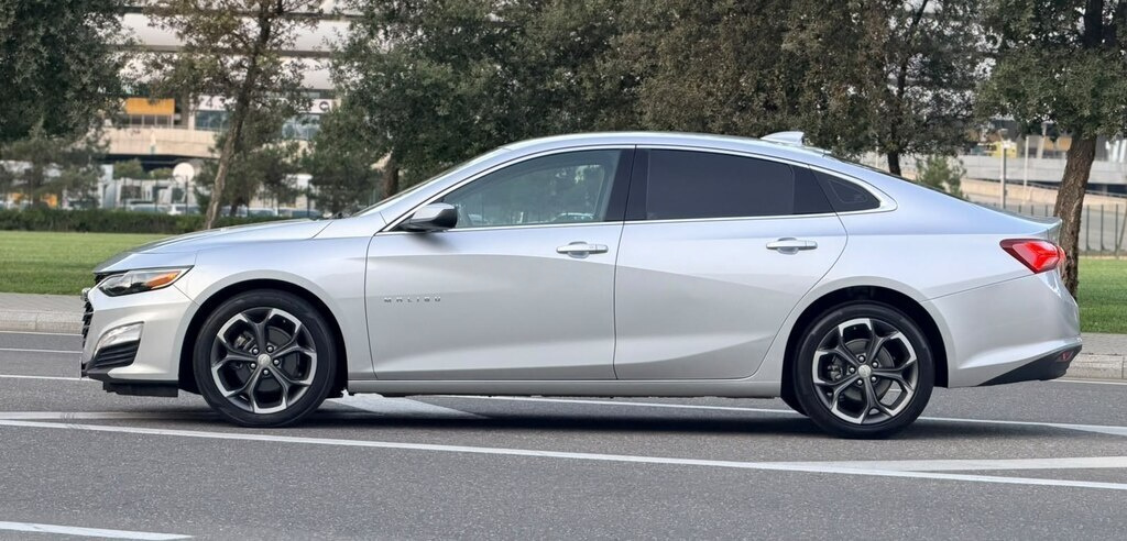 2022 Chevrolet Malibu, 1.5L, 137000km - Image 4