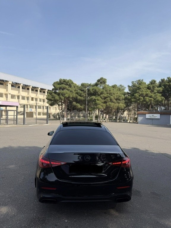 2022 Mercedes C 180, 1.5L, 120000km - Image 2