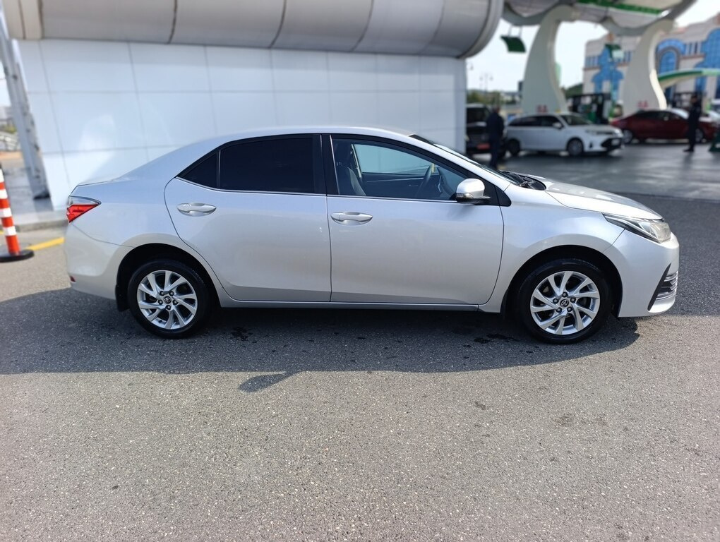 2016 Toyota Corolla, 1.6L, 220000km - Image 6