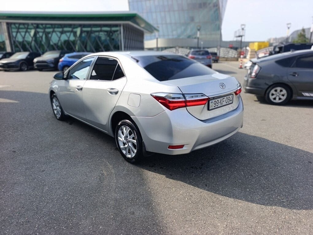 2016 Toyota Corolla, 1.6L, 220000km - Image 9