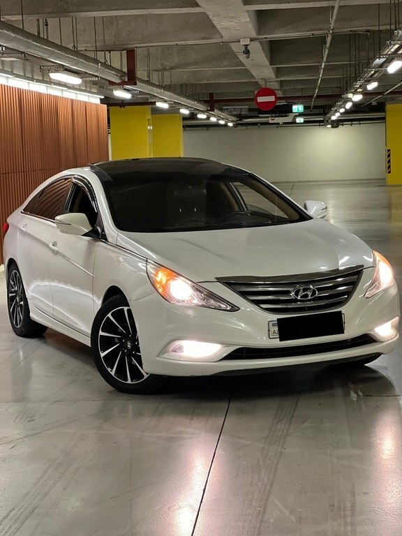 2010 Hyundai Sonata, 2.4L, 248000km - Image 4