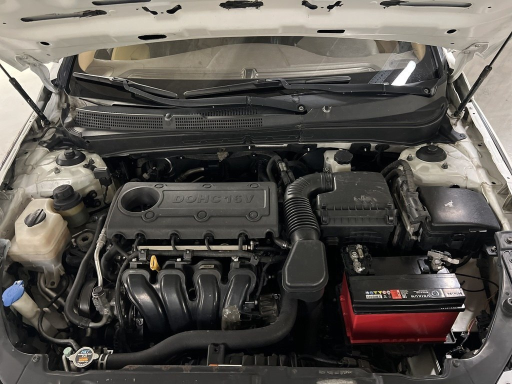 2010 Hyundai Sonata, 2.4L, 248000km - Image 9