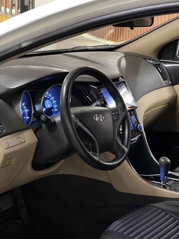 2010 Hyundai Sonata, 2.4L, 248000km - Image 10