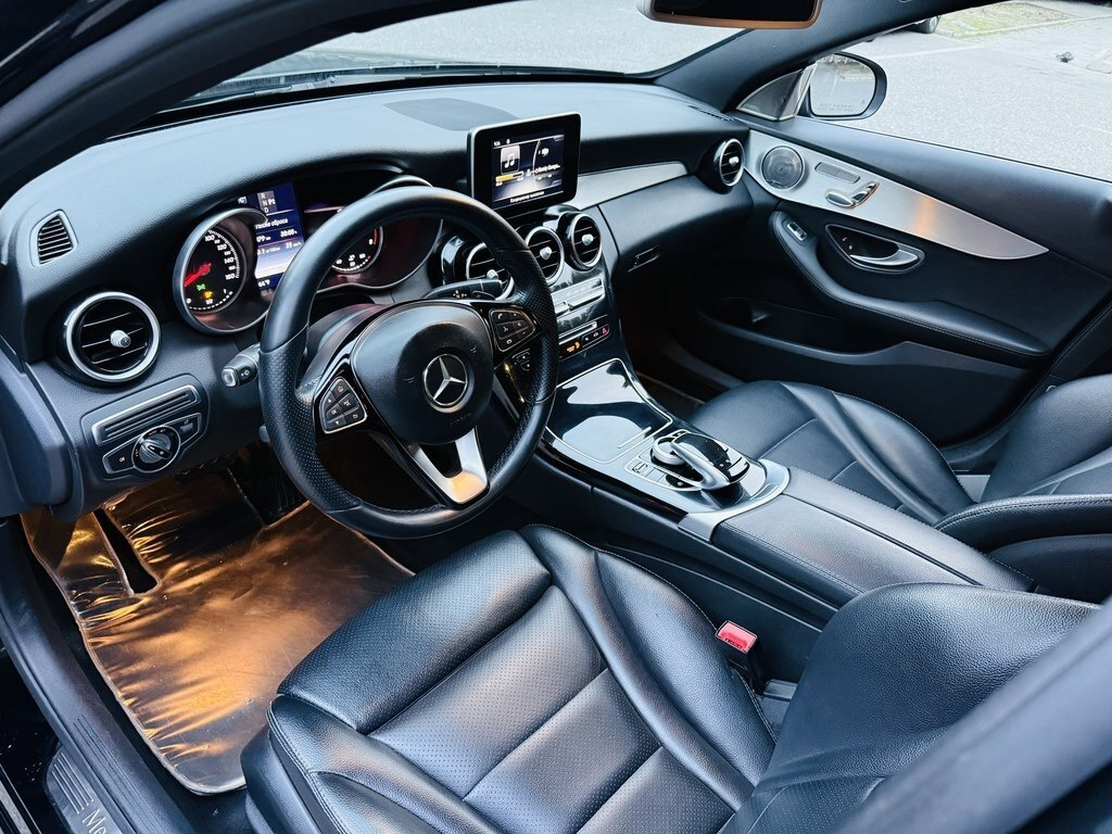 2016 Mercedes C 300, 2.0L, 191000km - Image 11