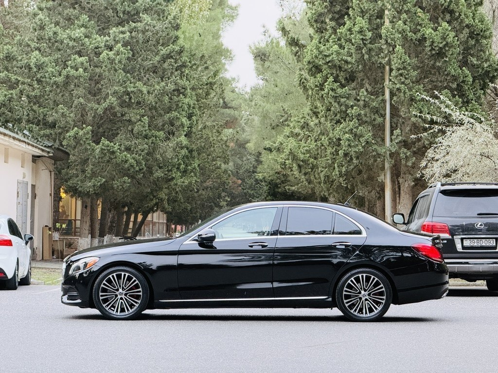 2016 Mercedes C 300, 2.0L, 191000km - Image 4