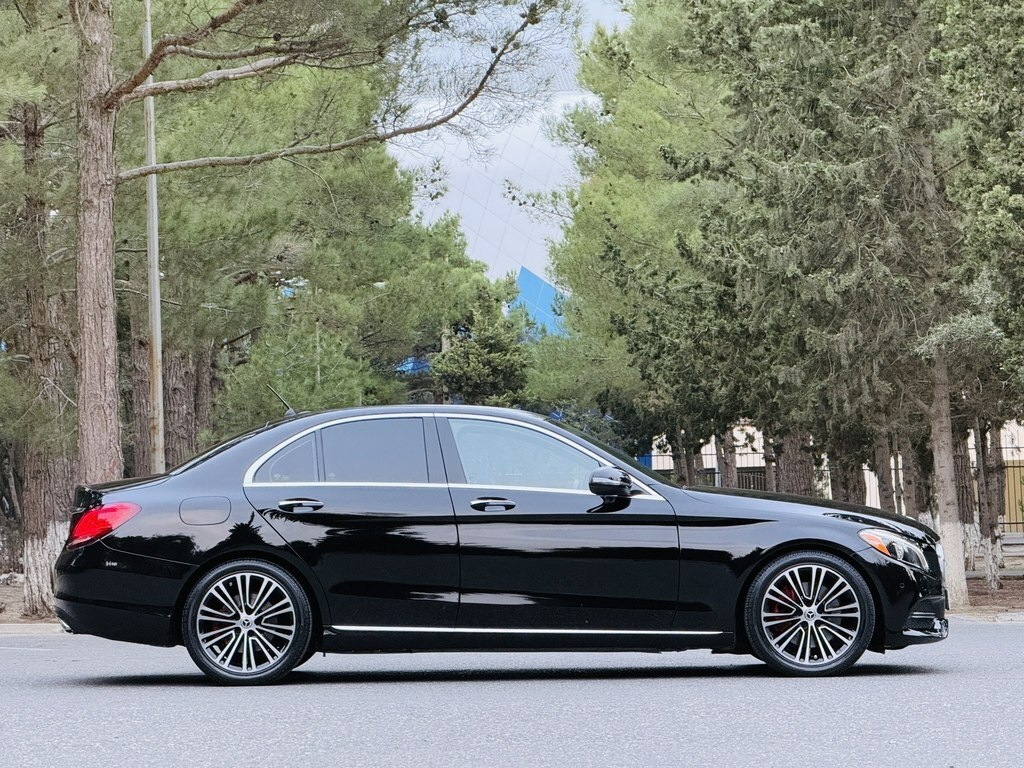 2016 Mercedes C 300, 2.0L, 191000km - Image 5