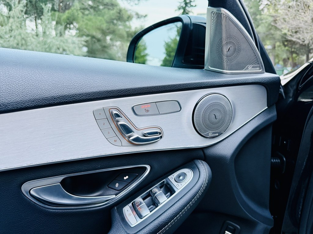 2016 Mercedes C 300, 2.0L, 191000km - Image 10