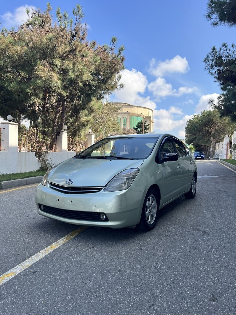 2008 Toyota Prius, 1.5L, 266000km - Image 1