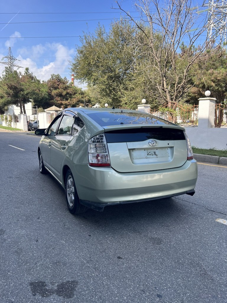 2008 Toyota Prius, 1.5L, 266000km - Image 4