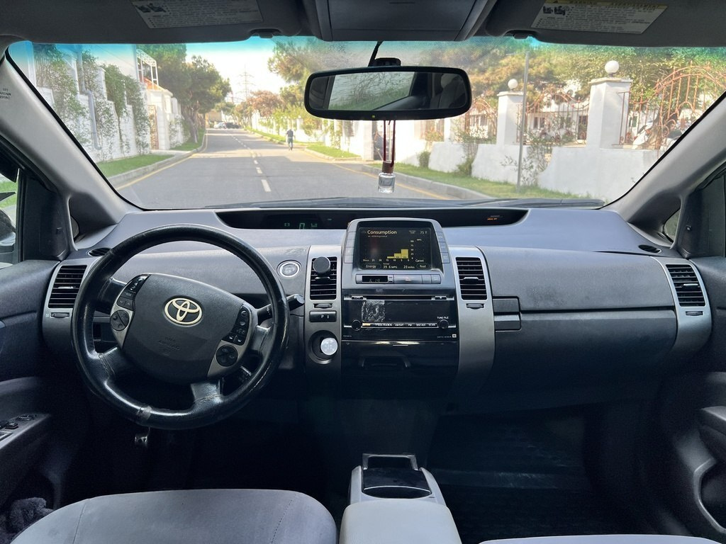 2008 Toyota Prius, 1.5L, 266000km - Image 6