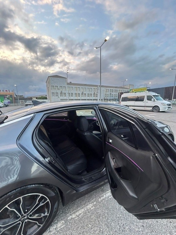 2010 Kia K5, 2.0L, 350000km - Image 14