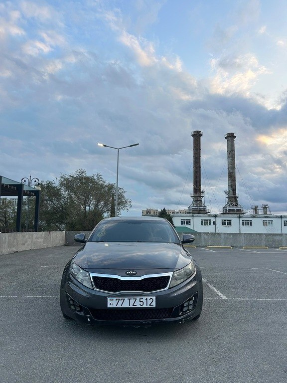 2010 Kia K5, 2.0L, 350000km - Image 3