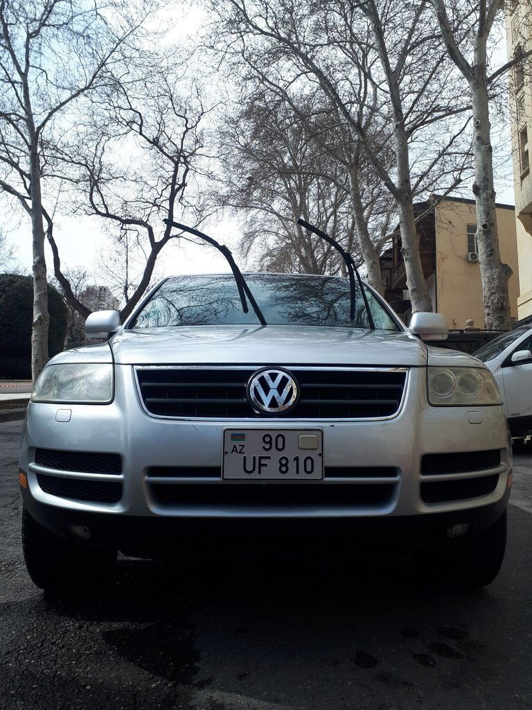 2004 Volkswagen Touareg, 3.2L, 270000km - Image 1