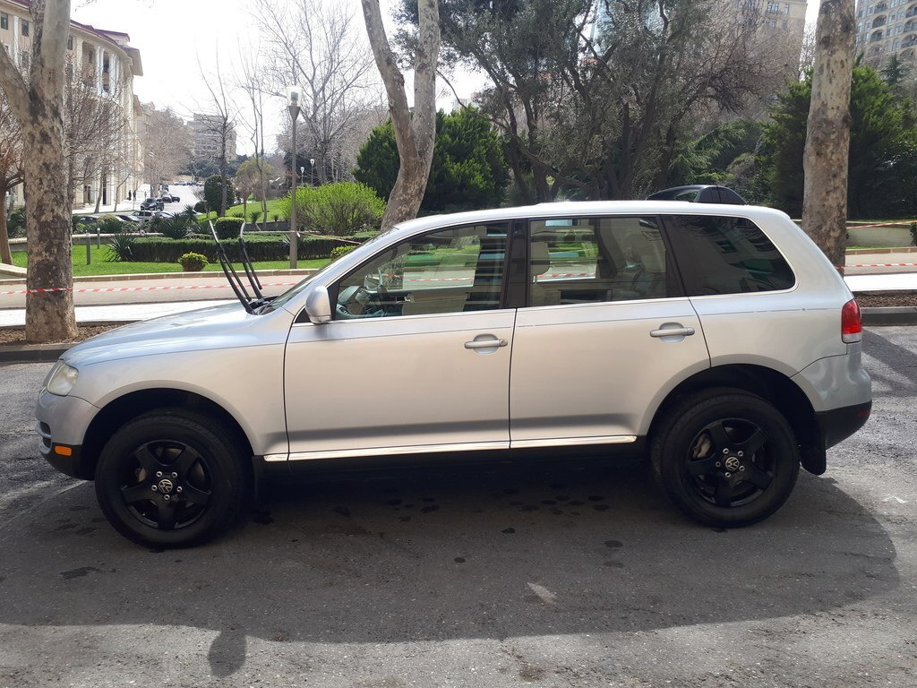 2004 Volkswagen Touareg, 3.2L, 270000km - Image 2