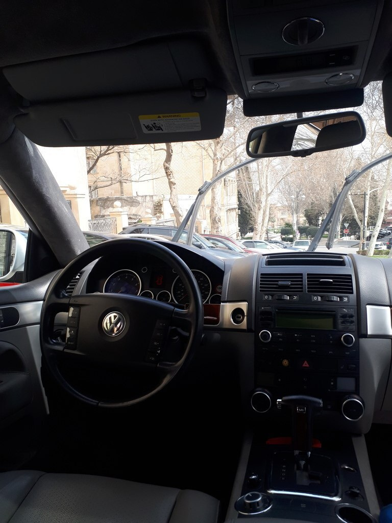 2004 Volkswagen Touareg, 3.2L, 270000km - Image 9
