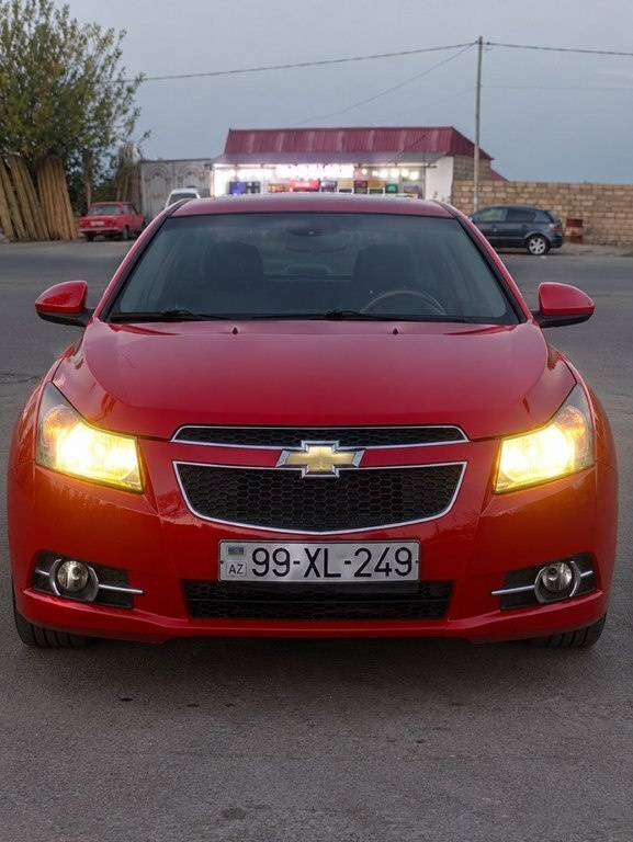 2014 Chevrolet Cruze, 1.4L, 210000km - Image 1