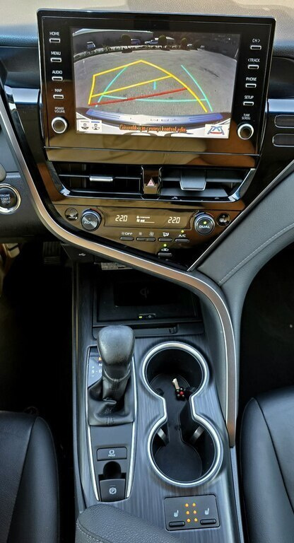 2021 Toyota Camry, 2.5L, 64900km - Image 13