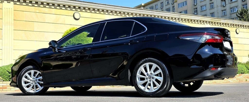 2021 Toyota Camry, 2.5L, 64900km - Image 14