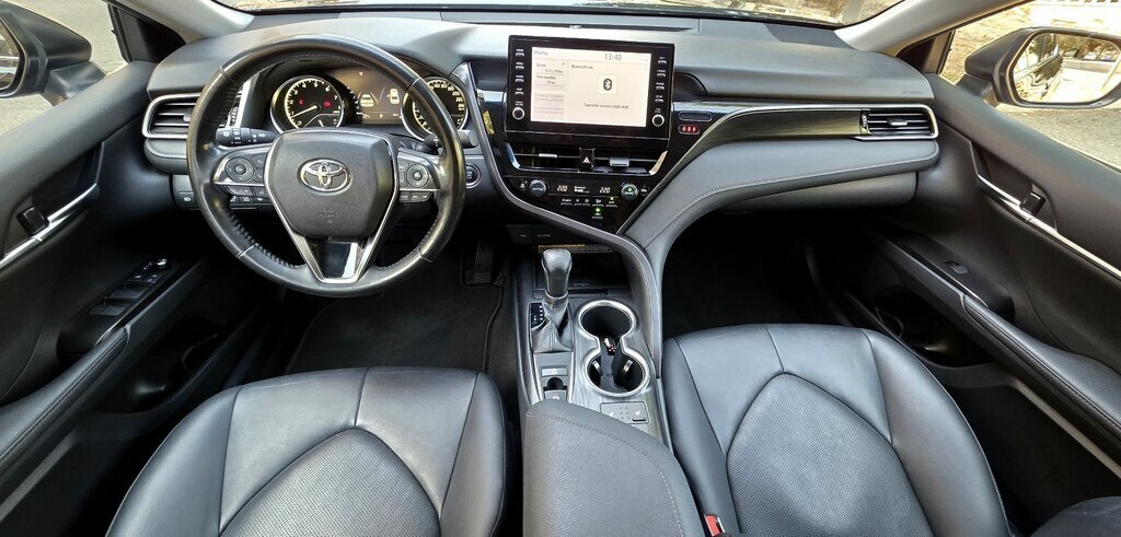 2021 Toyota Camry, 2.5L, 64900km - Image 4