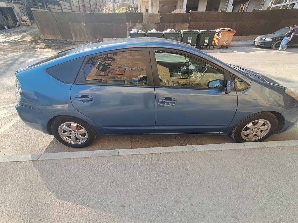 2007 Toyota Prius, 1.5L, 330000km - Image 3