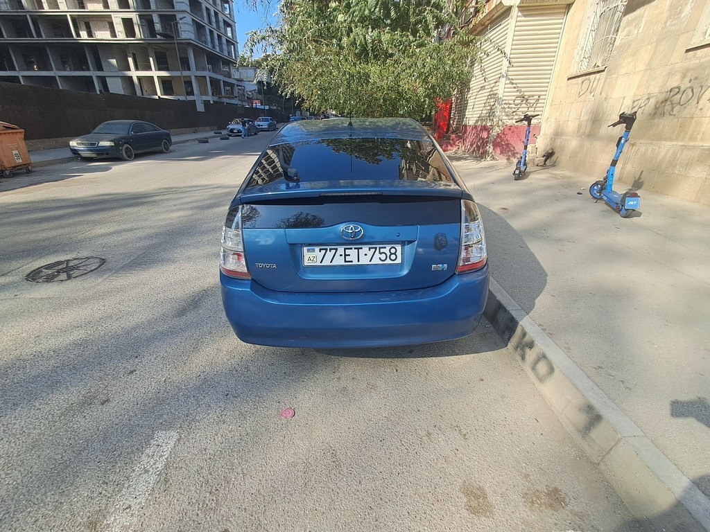 2007 Toyota Prius, 1.5L, 330000km - Image 4