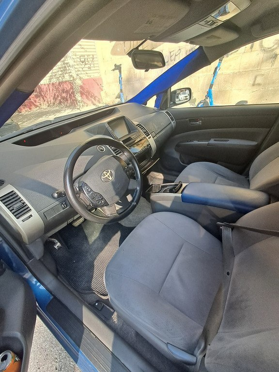2007 Toyota Prius, 1.5L, 330000km - Image 5