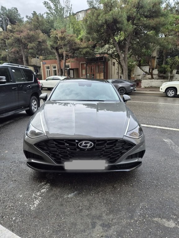 2022 Hyundai Sonata, 1.6L, 40100km - Image 1