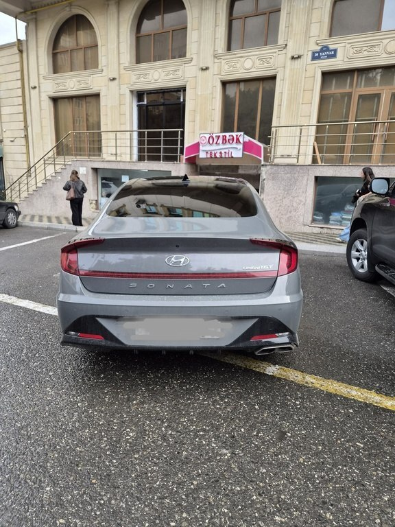 2022 Hyundai Sonata, 1.6L, 40100km - Image 2