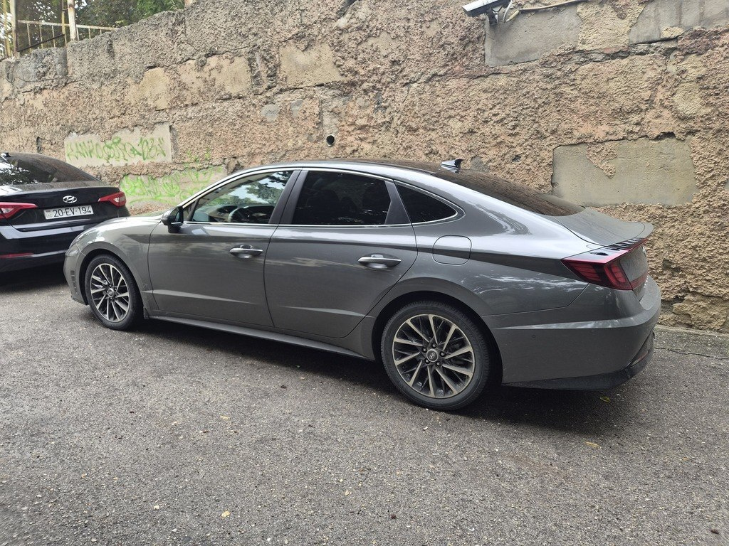 2022 Hyundai Sonata, 1.6L, 40100km - Image 4