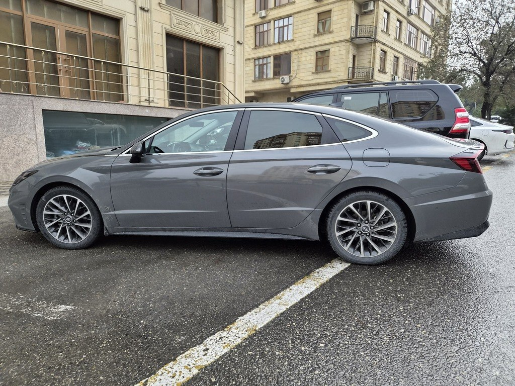 2022 Hyundai Sonata, 1.6L, 40100km - Image 5