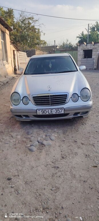 2000 Mercedes E 240, 2.4L, 353000km - Image 1