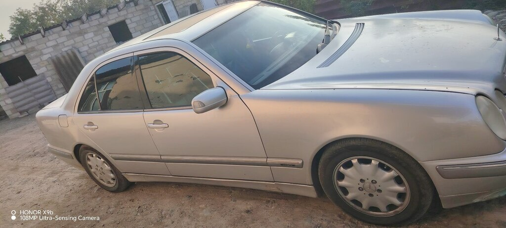 2000 Mercedes E 240, 2.4L, 353000km - Image 12