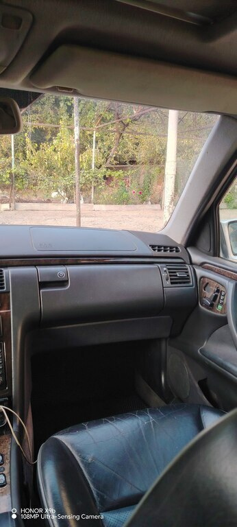 2000 Mercedes E 240, 2.4L, 353000km - Image 8
