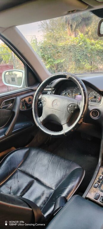 2000 Mercedes E 240, 2.4L, 353000km - Image 9
