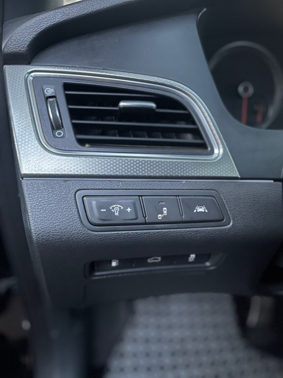 2015 Hyundai Sonata, 2.0L, 155000km - Image 6