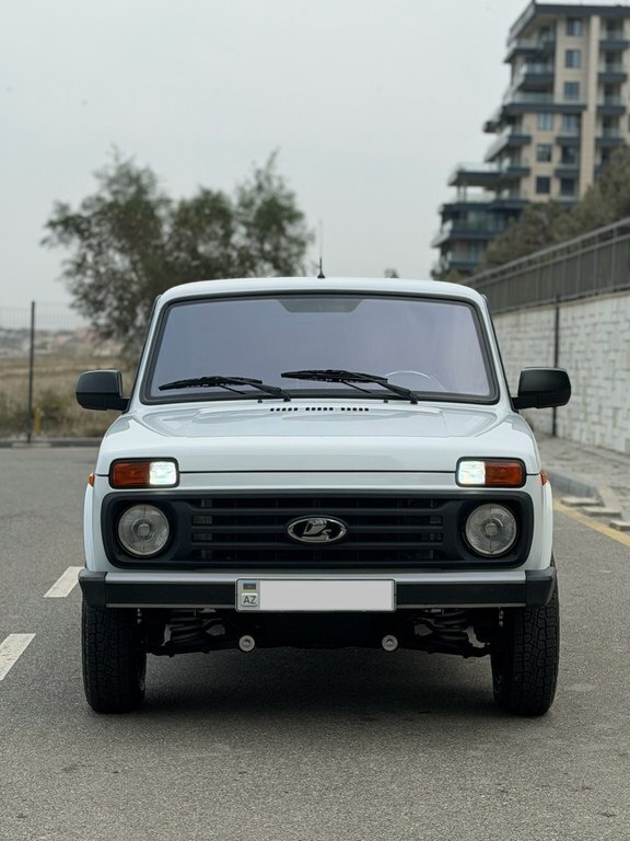 2024 LADA (VAZ) Niva, 1.7L, 41000km - Image 1