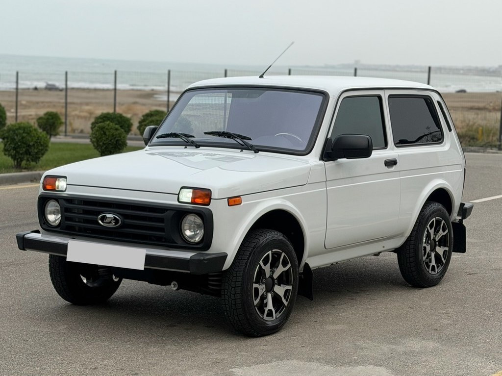 2024 LADA (VAZ) Niva, 1.7L, 41000km - Image 3