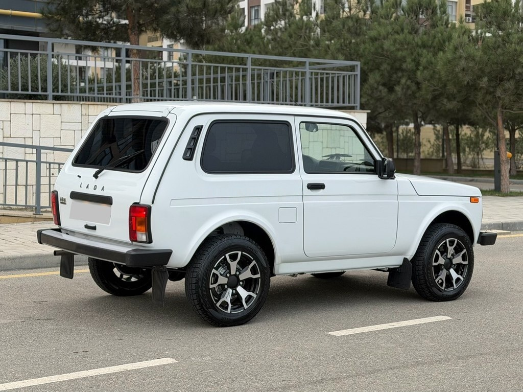 2024 LADA (VAZ) Niva, 1.7L, 41000km - Image 5