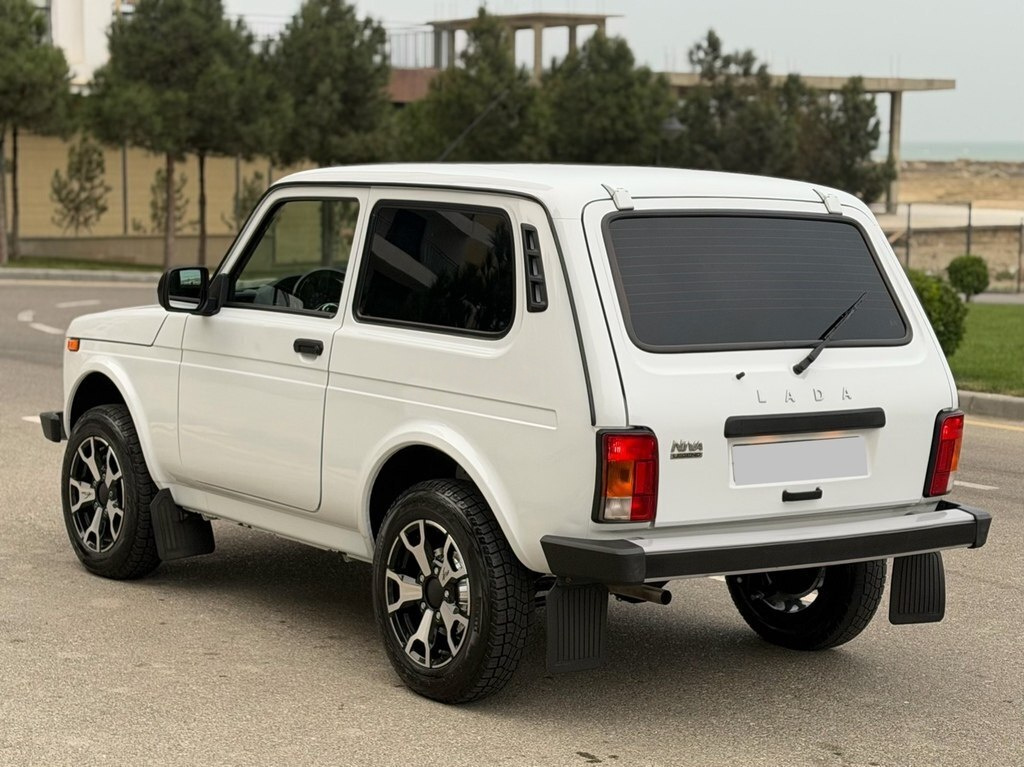 2024 LADA (VAZ) Niva, 1.7L, 41000km - Image 7