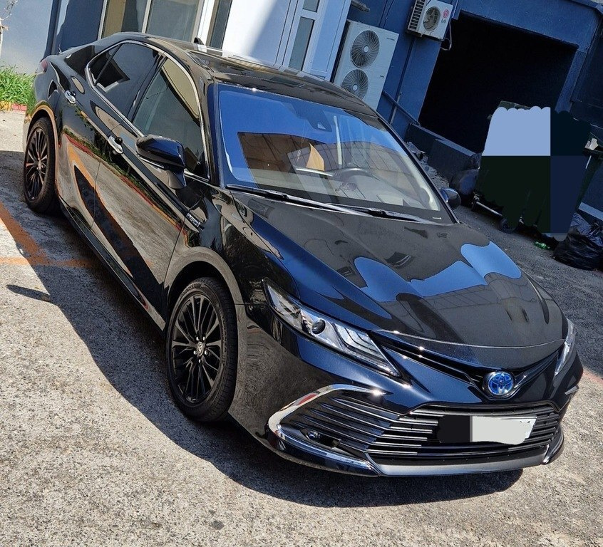 2023 Toyota Camry, 2.5L, 81000km - Image 1