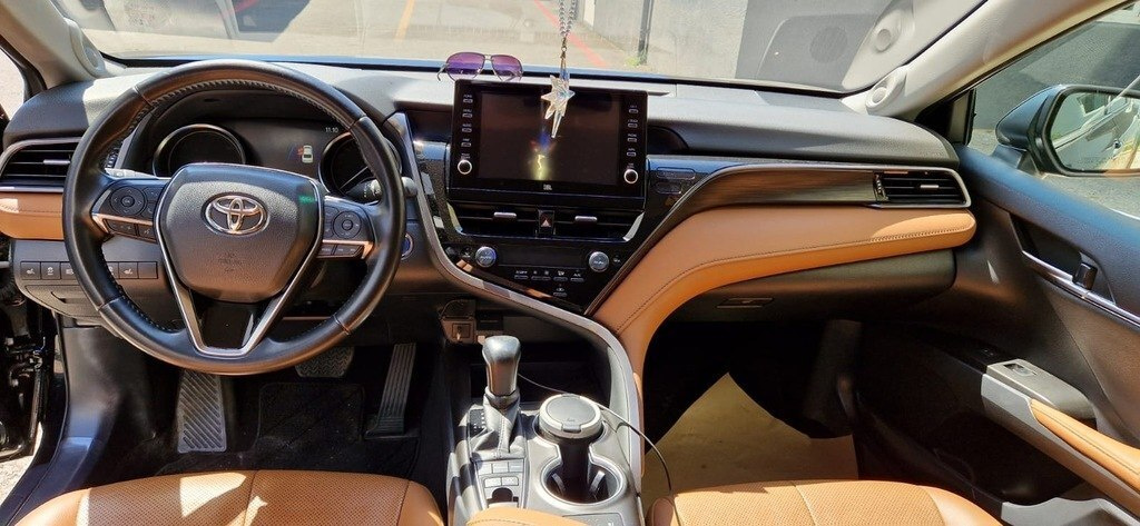 2023 Toyota Camry, 2.5L, 81000km - Image 5