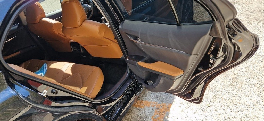 2023 Toyota Camry, 2.5L, 81000km - Image 9