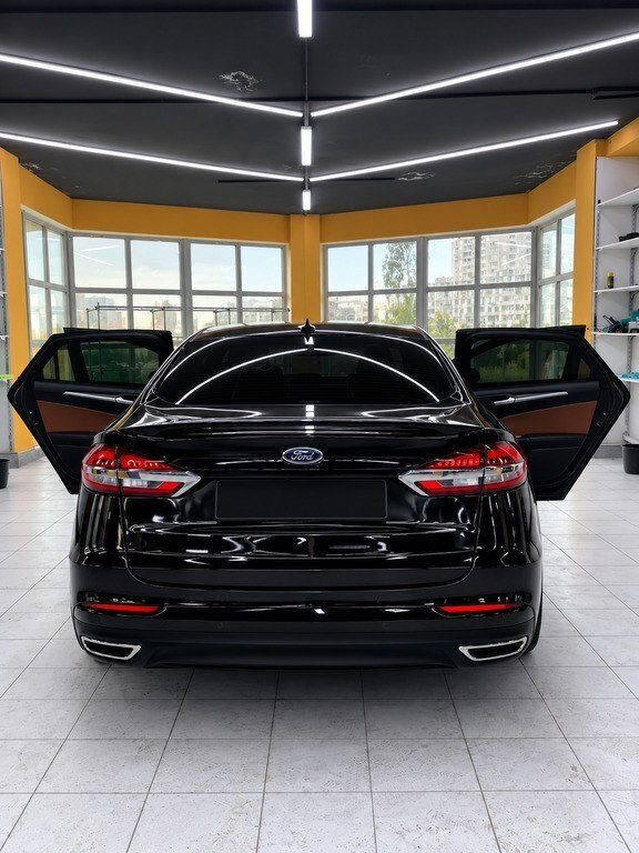 2020 Ford Fusion (North America), 2.0L, 201000km - Image 3