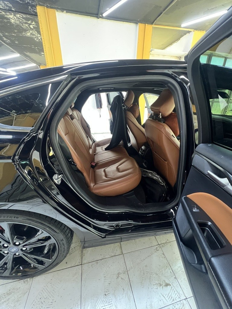 2020 Ford Fusion (North America), 2.0L, 201000km - Image 8