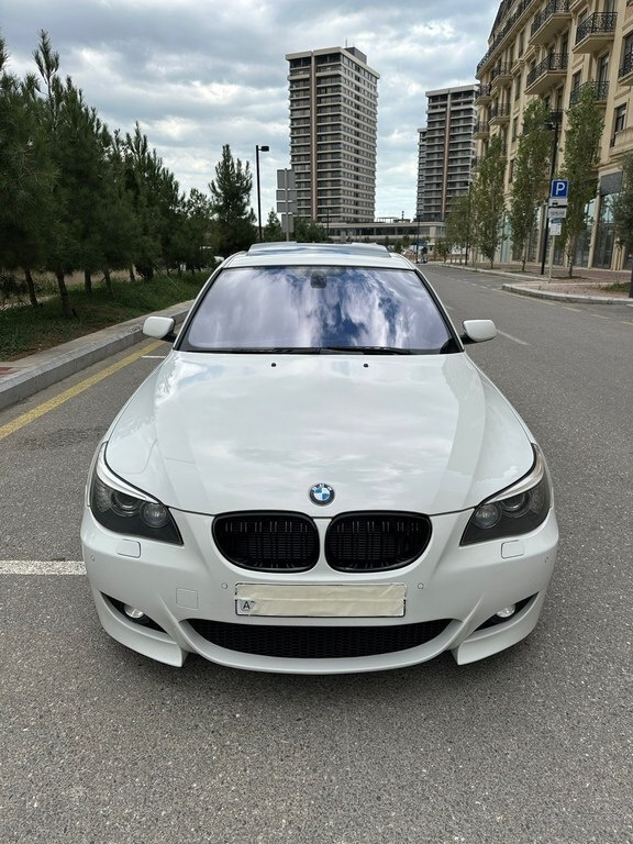 2009 BMW 530, 3.0L, 320000km - Image 1